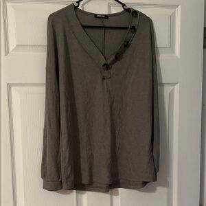 Button-Accent Long Sleeve Top in Gray